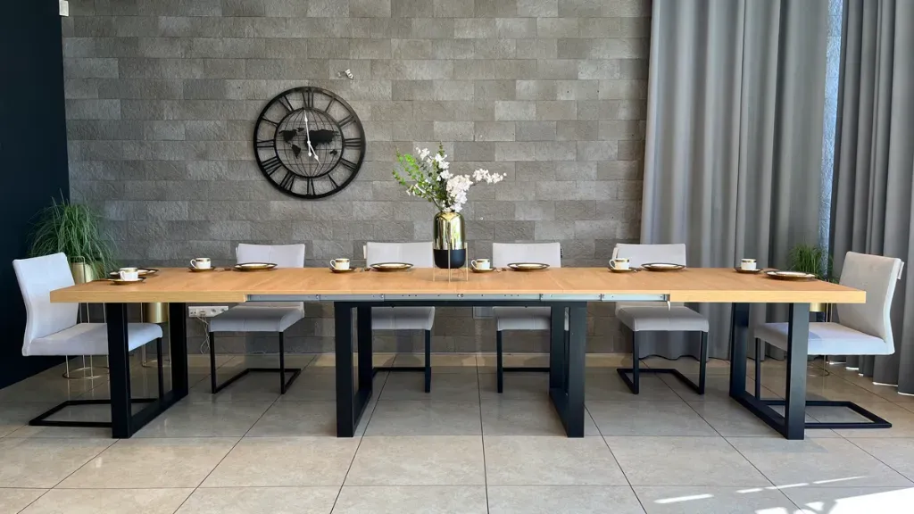 Stoły rozkładane z krzesłami